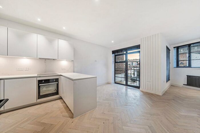 1 Bedroom Duplex To Rent In Melbourne Grove, London, SE22