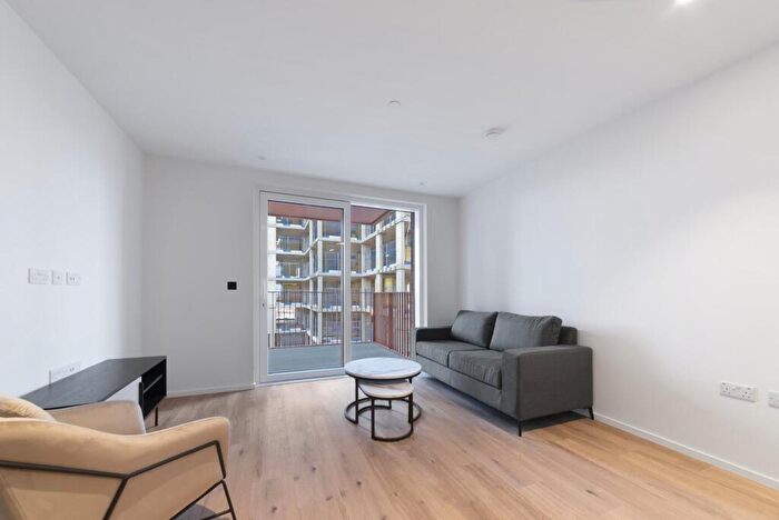 1 Bedroom Apartment To Rent In Iris House, Heron Wharf, London, E14