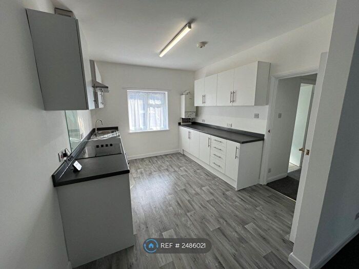 3 Bedroom Flat To Rent In High Street, Sheerness, ME12