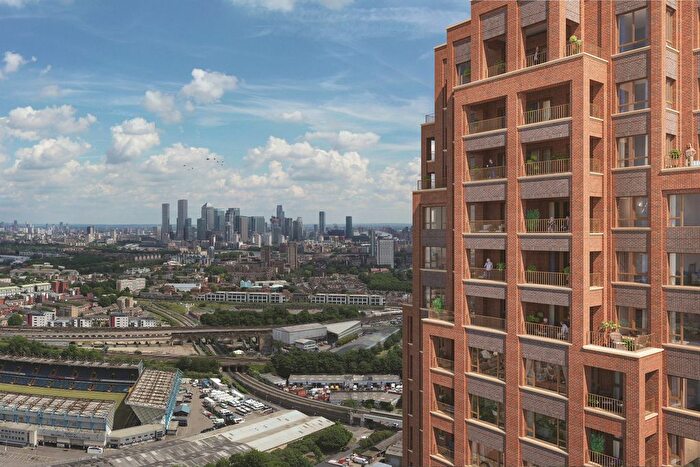 2 Bedroom Flat To Rent In Bermondsey Heights, London, SE15