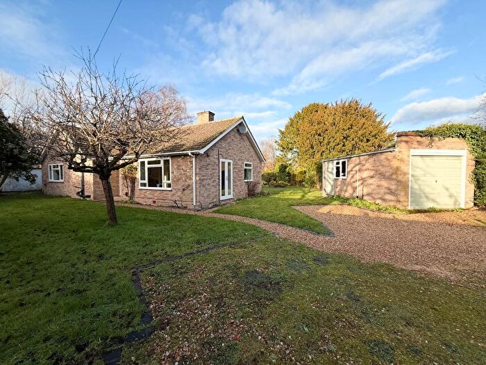 3 Bedroom Detached Bungalow For Sale In Shelford Park Avenue, Great Shelford, Cambridge, CB22