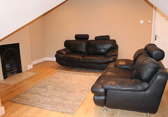 1 Bedroom Flat To Rent In Huron Road, London, SW17