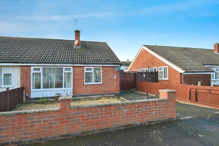2 Bedroom Bungalow For Sale In Keswick Close, Birstall, Leicester, Leicestershire, LE4