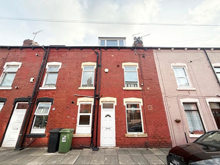 2 Bedroom End Terrace House To Rent In Roseneath Street, Leeds, West Yorkshire, LS12