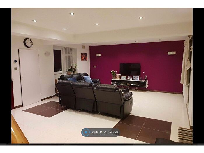 3 Bedroom Semi-Detached House To Rent In Harrow, Harrow, HA2
