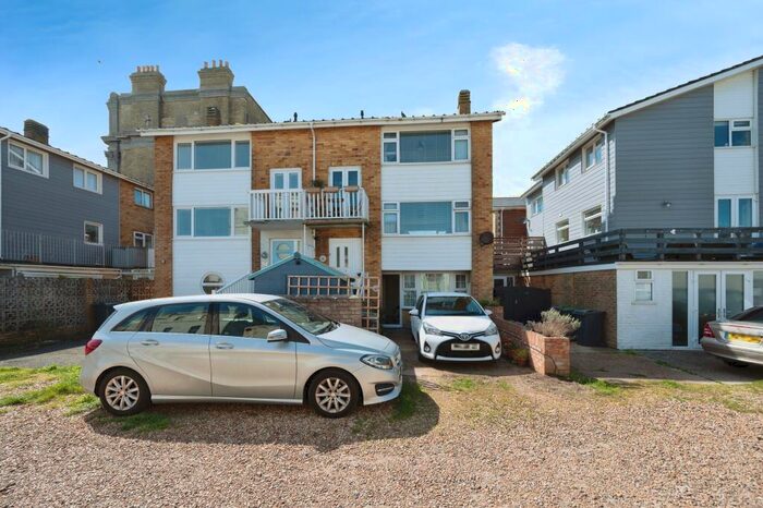 2 Bedroom Flat For Sale In Sea Front, Hayling Island, Hampshire, PO11