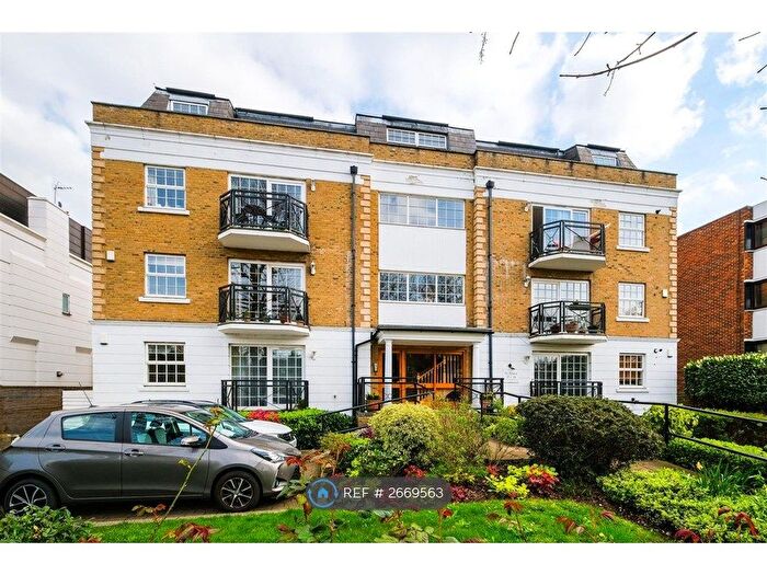 2 Bedroom Flat To Rent In The Grange, London, E18