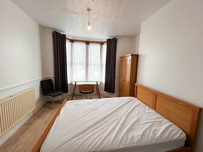 4 Bedroom House To Rent In Bath Road, Arnos Vale, Bristol, BS4