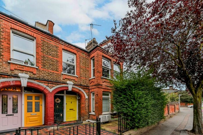 3 Bedroom Maisonette To Rent In Carr Road, , Lloyd Park, London, E17