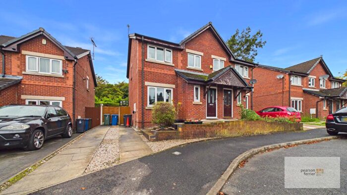 3 Bedroom Semi Detached House For Sale In Greengate Close, Bury, BL9