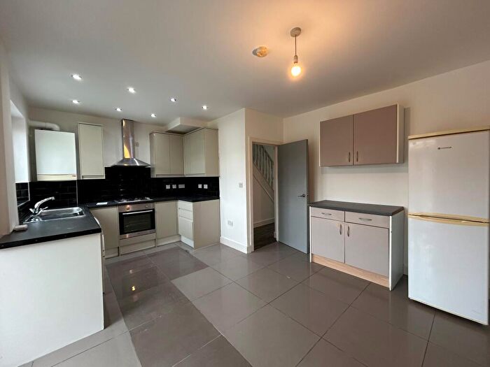 5 Bedroom House To Rent In Hainault Road, Romford, RM5