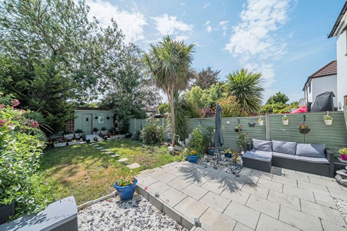 4 Bedroom Semi-detached House For Sale In Shuttle Close, Sidcup, DA15