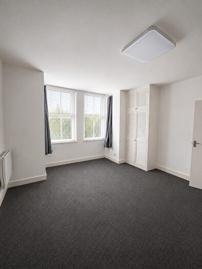 Studio To Rent In Junction Road, Romford, RM1