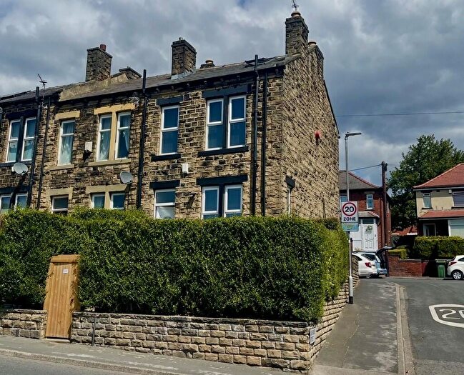 2 Bedroom Terraced House For Sale In Hough Side Road, Pudsey, LS28