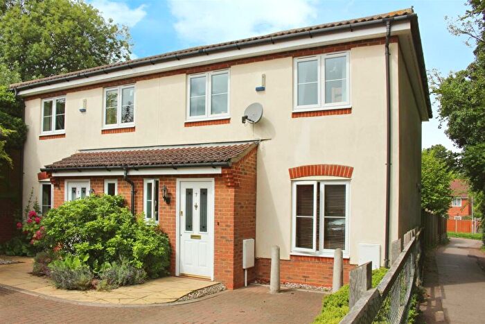 3 Bedroom House To Rent In Stuart Drive, Hitchin, Hertfordshire, SG4