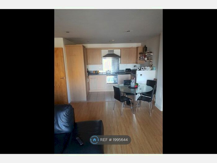 2 Bedroom Flat To Rent In X Q Building, Salford, M5