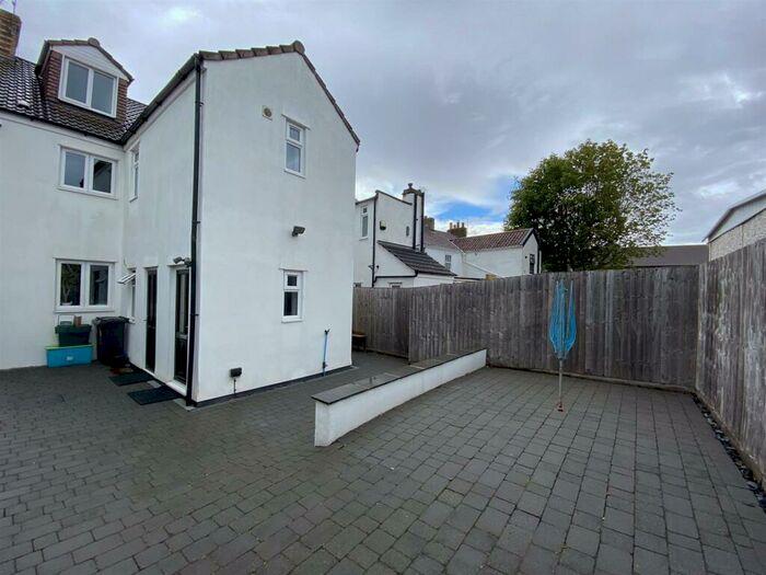 3 Bedroom Maisonette To Rent In High Street, Hanham, Bristol, BS15