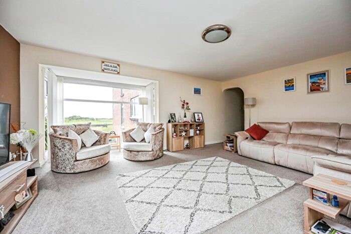2 Bedroom Flat For Sale In Blundellsands Road West, Liverpool, Merseyside, L23