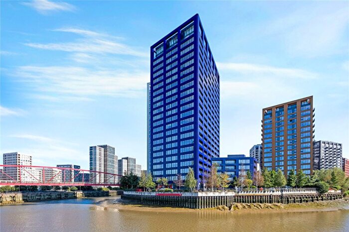 Studio To Rent In Lookout Lane, London, E14