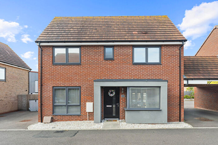 3 Bedroom Detached House For Sale In Maytree Crescent, Harlow, Essex, CM17