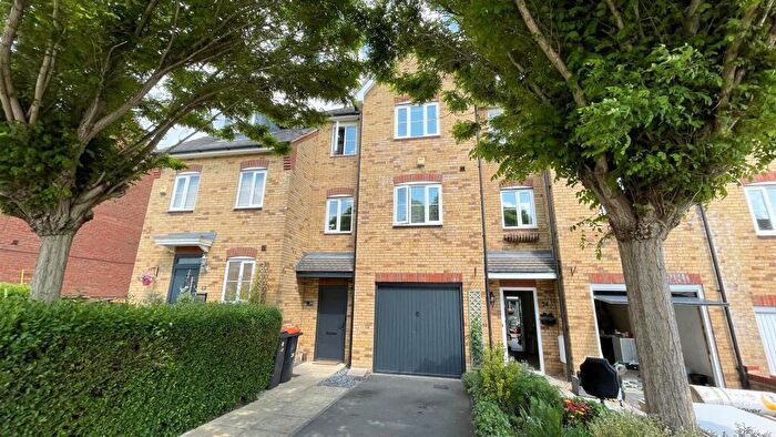 3 Bedroom House To Rent In Goodman Drive, Leighton Buzzard, LU7