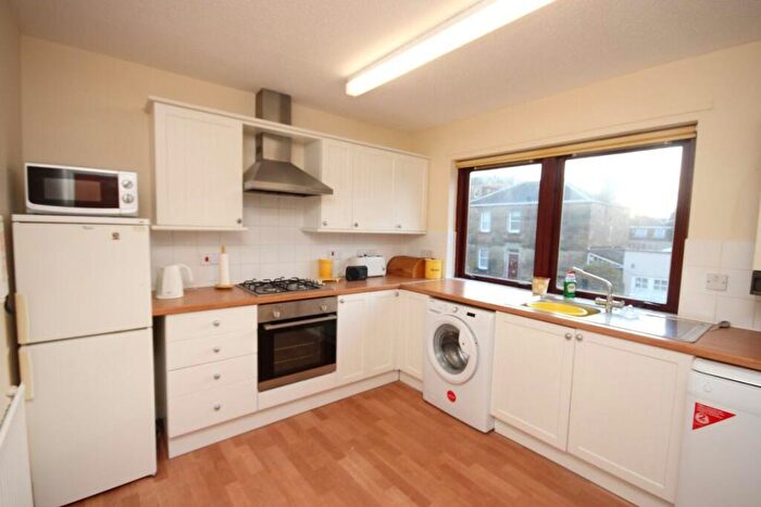 3 Bedroom Flat To Rent In Sienna Gardens, Sciennes, Edinburgh, EH9