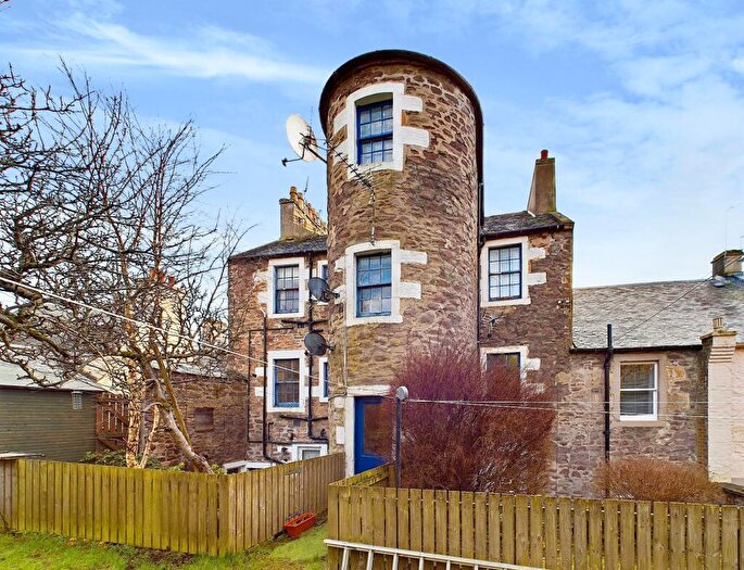 2 Bedroom Flat For Sale In Westport, Lanark, ML11