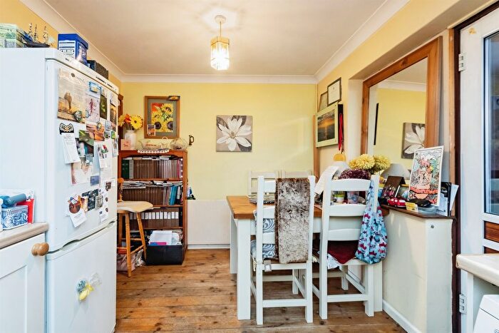 3 Bedroom Terraced House For Sale In Third Avenue, Gedling, Nottingham, NG4