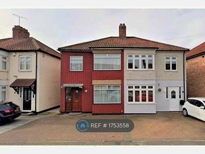 3 Bedroom Semi-Detached House To Rent In Norwood Avenue, Romford, RM7