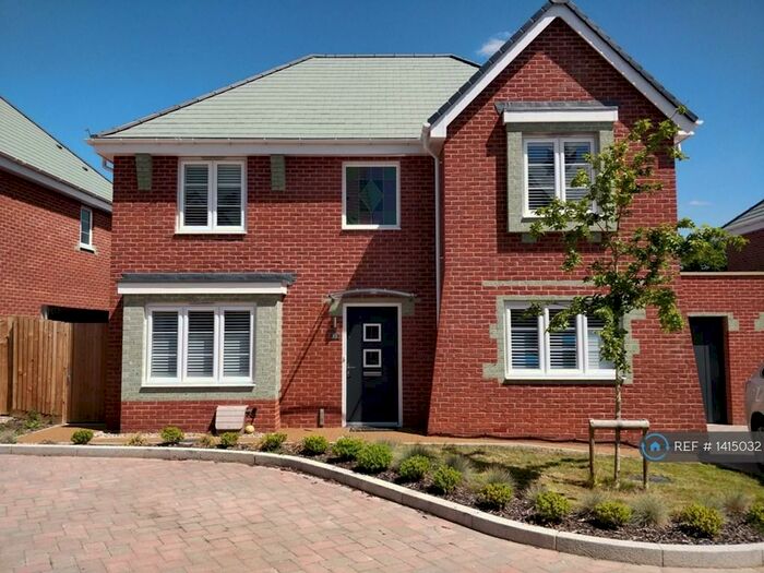 4 Bedroom Detached House To Rent In Kelly Road, High Wycombe, HP11