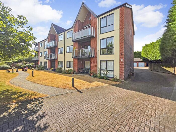 2 Bedroom Apartment For Sale In Willow Wong, Burton Joyce, Nottingham, NG14