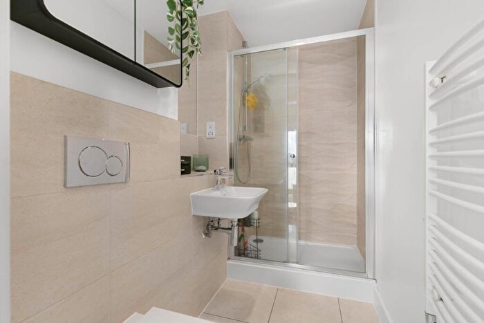 2 Bedroom Apartment For Sale In Waterman House, Arborfield, RG2