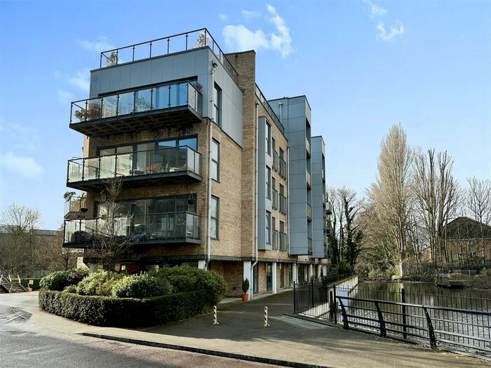 1 Bedroom Flat To Rent In The Embankment, Nash Mills Wharf, Hemel Hempstead, HP3