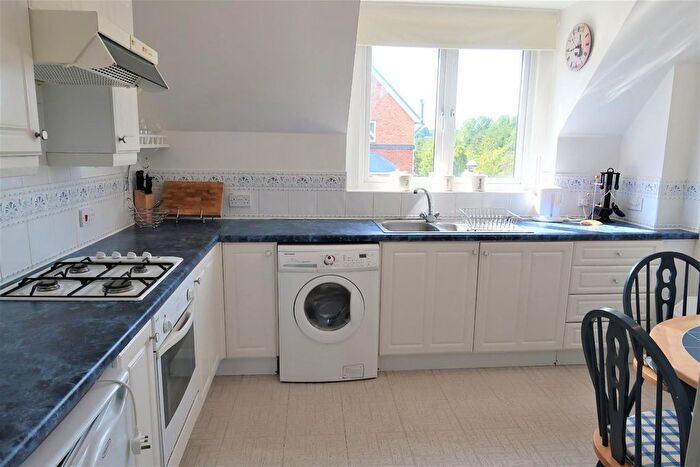 2 Bedroom Flat To Rent In The Slipway, Penarth, CF64