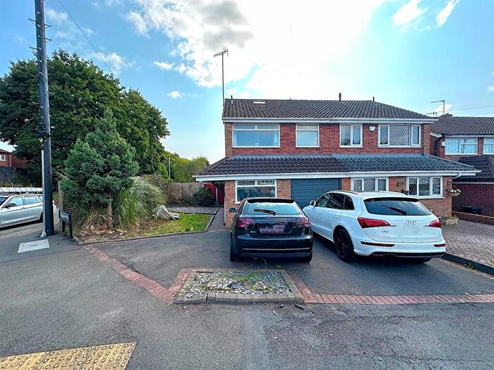 3 Bedroom House To Rent In Brecon Drive, Stourbridge, DY8