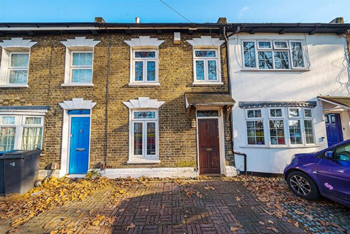 2 Bedroom Terraced House To Rent In Fairfield East, Kingston Upon Thames, KT1
