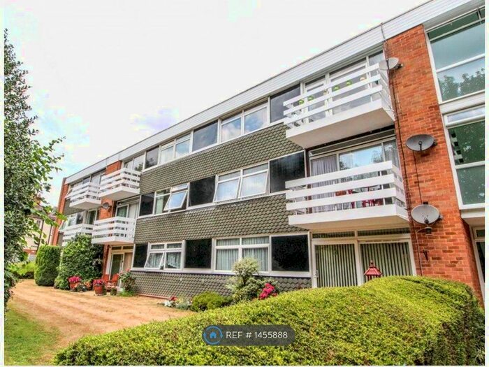 2 Bedroom Flat To Rent In Burgess Court, Brentwood, CM15