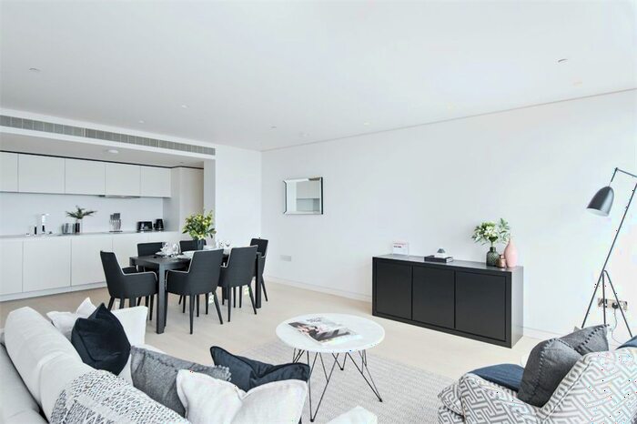 2 Bedroom Flat To Rent In New Oxford Street, London, WC1A