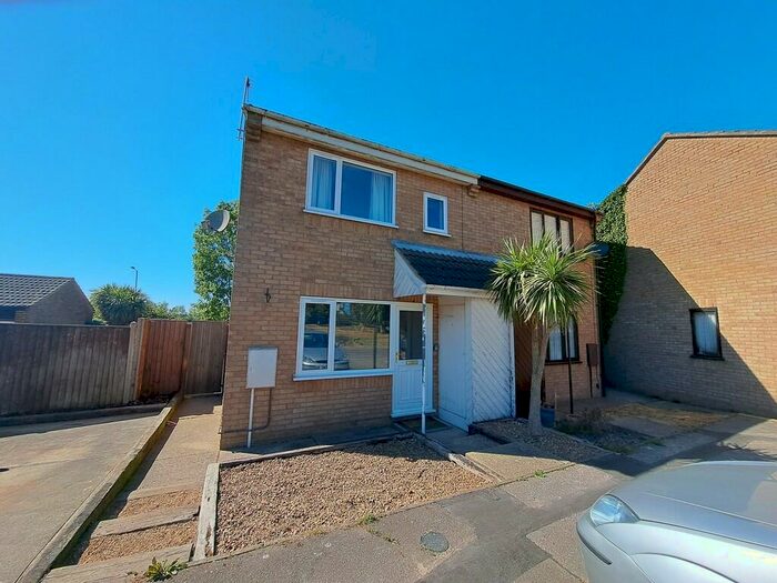 2 Bedroom Semi-Detached House To Rent In Harebell Way, Lowestoft, NR33