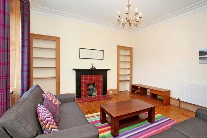 3 Bedroom Flat To Rent In Loanhead Place, Rosemount, Aberdeen, AB25