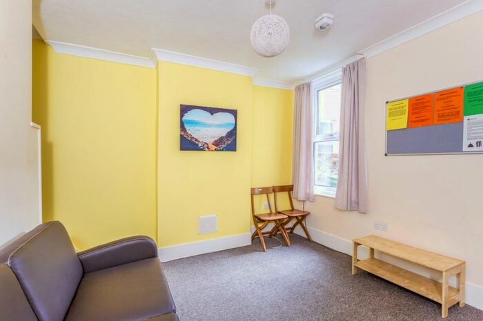 3 Bedroom Terraced House To Rent In Goodwood Road, Southsea, PO5