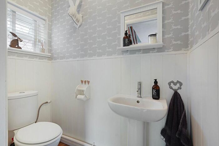 4 Bedroom Detached House For Sale In Hallsfield Road, Walderslade, ME5