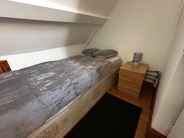 Studio To Rent In Newington Green, London, N16