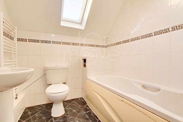 2 Bedroom Flat To Rent In St Pauls Road, Thornton Heath, CR7