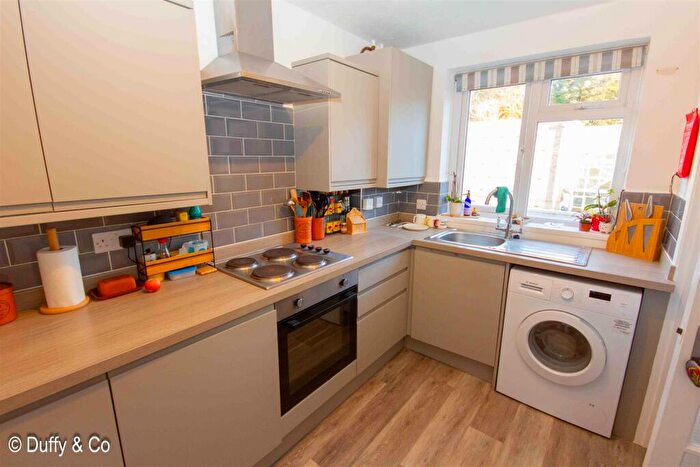 2 Bedroom Maisonette To Rent In Jireh Court, Perrymount Road, RH16