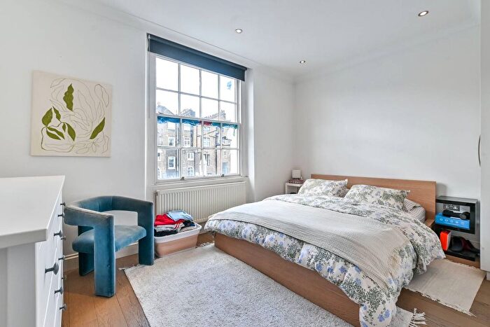 2 Bedroom Flat For Sale In Gloucester Terrace, Bayswater, London, W2