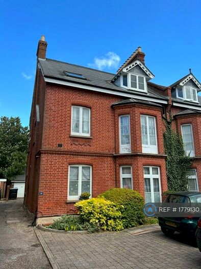 2 Bedroom Flat To Rent In Ditton Road, Surbiton, KT6
