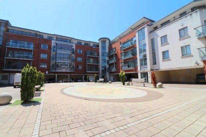 2 Bedroom Flat To Rent In Victoria Court, Chelmsford, CM1
