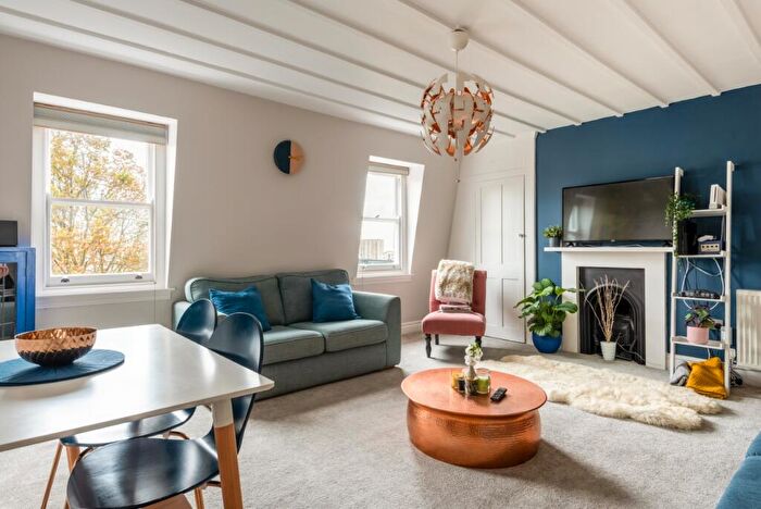 2 Bedroom Apartment To Rent In College Terrace, Brighton, BN2