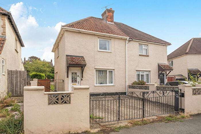 2 Bedroom Semi-Detached House For Sale In Douglas Haig Road, Salisbury, SP1